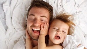 Как се приспива татко